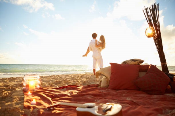 Sunset Strolls and Waterfront Views: Romantic Getaways for Couples